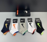 2023.10 (With Box) A Box of Nike Socks (5)